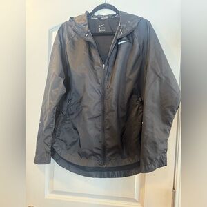 LIKE NEW NIKE WIND BREAKER HOODED JACKET SIZE LARGE